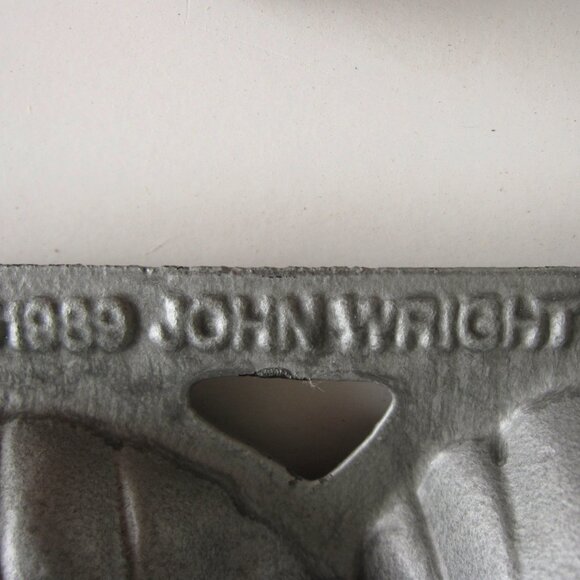 John Wright Cast Iron Sea Shell Baking Cornbread Cake Pan Mold Vintage 1989 USA - Picture 6 of 6